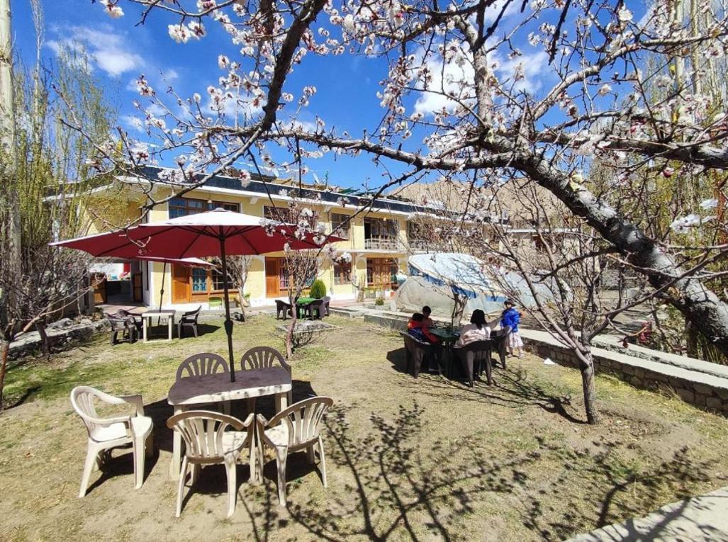 Hotel Snow Lion Ladakh Leh Esterno foto